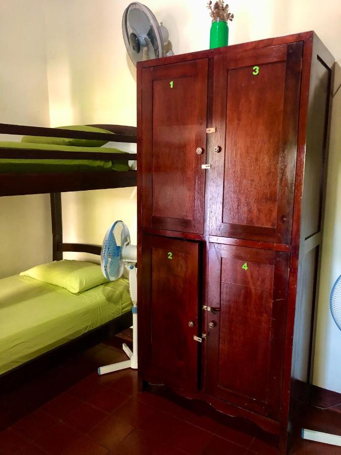 Casa Lula Leon Hostal Bagian luar foto