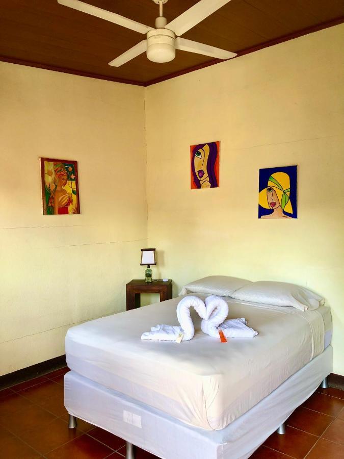 Casa Lula Leon Hostal Bagian luar foto