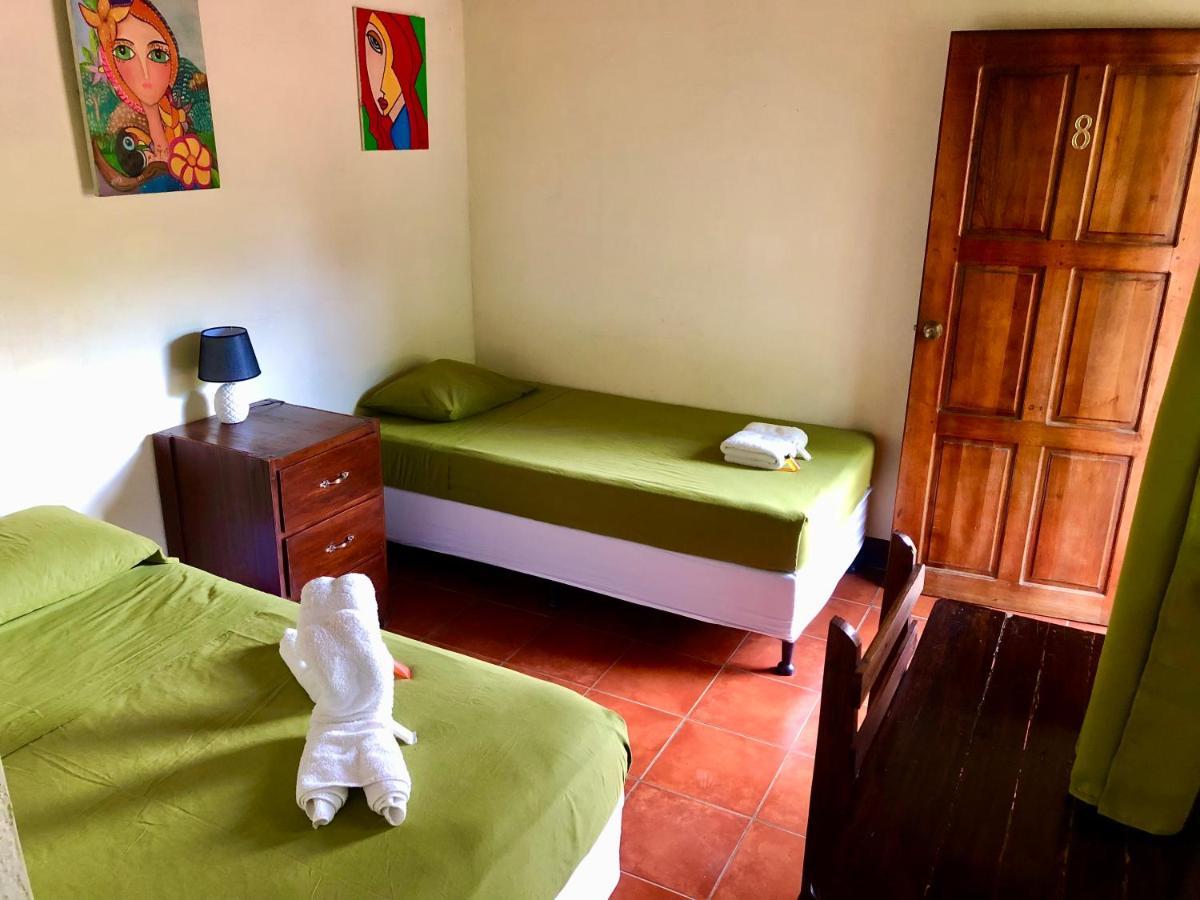 Casa Lula Leon Hostal Bagian luar foto