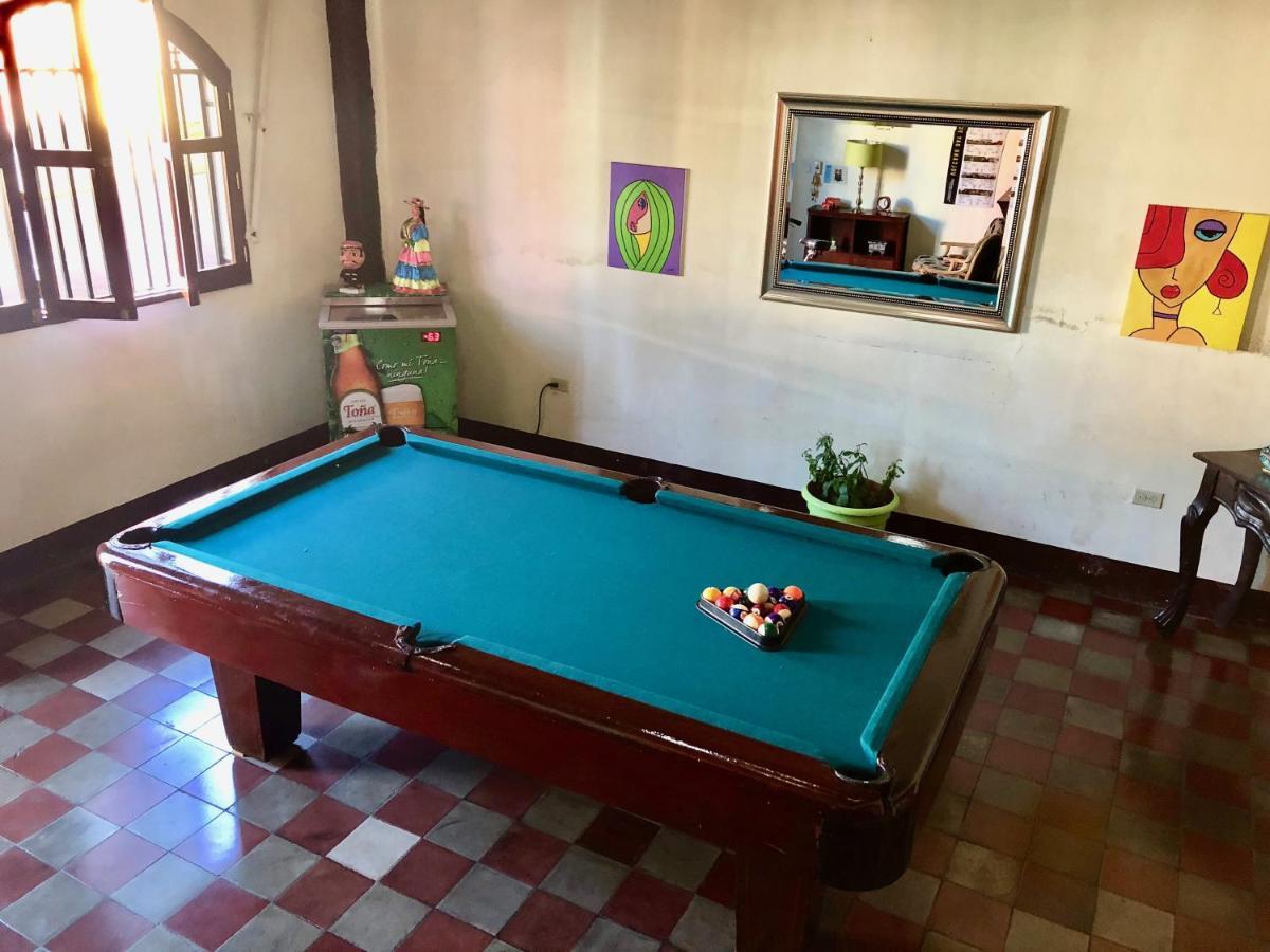 Casa Lula Leon Hostal Bagian luar foto